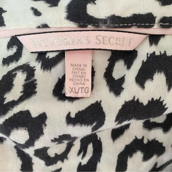 Victoria’s Secret XL Black White Animal Print Button Up Pajama Top (Top Only) - Picture 4 of 4
